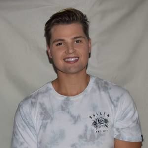 Meet your Posher, Alex